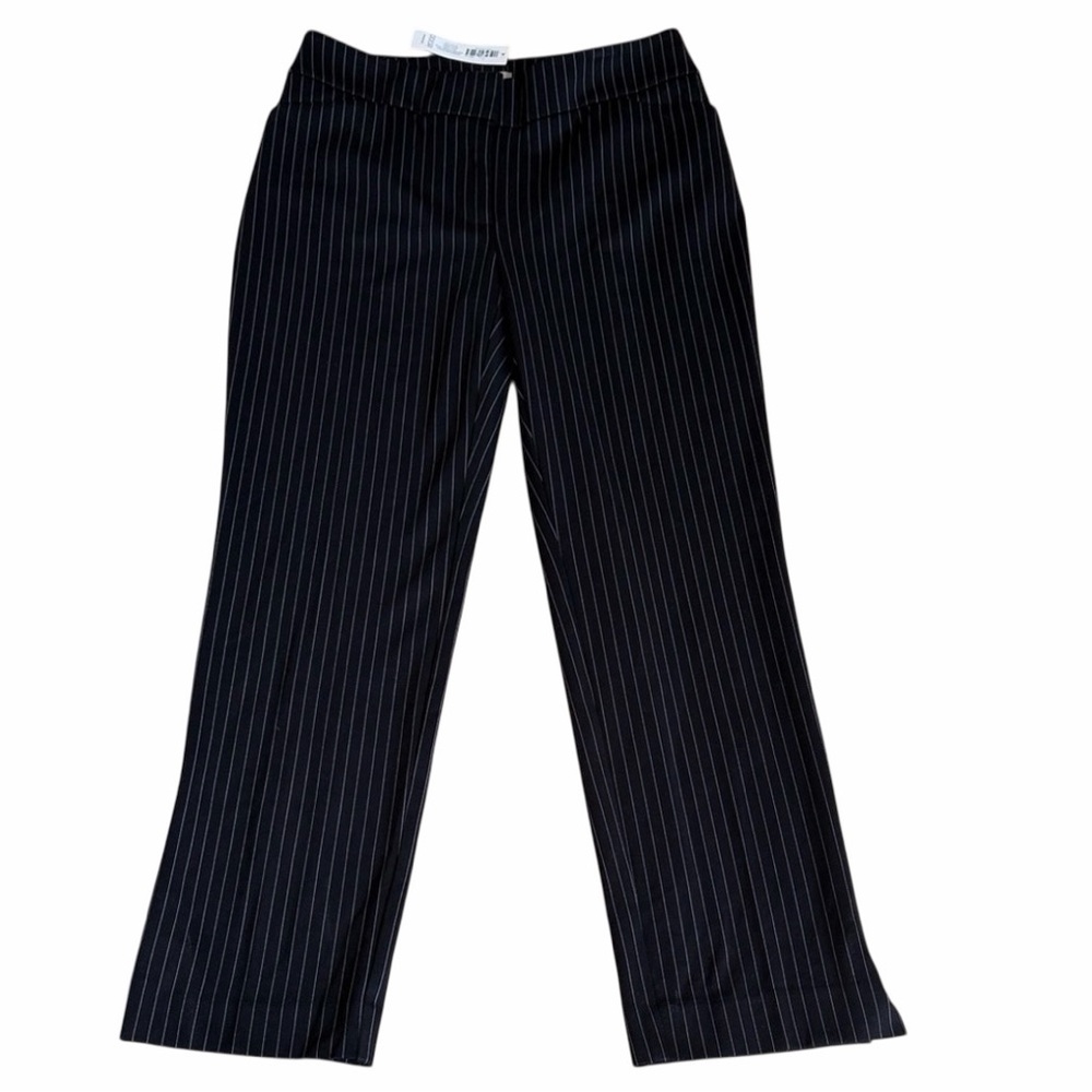 Chico’s Seasonless Black and White Pinstripe Tappered Ankle Pants/Trousers Sz  0